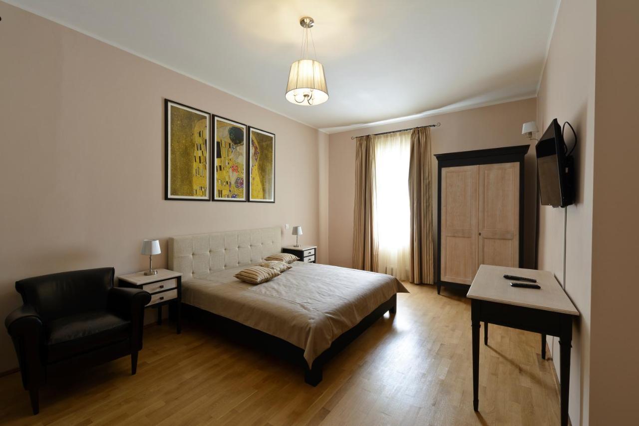 Pensiunea Elphin Targu Mures Exterior photo