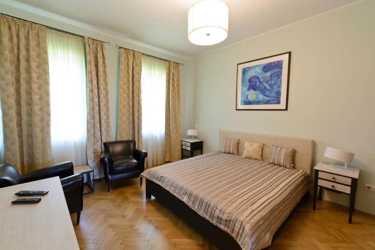 Pensiunea Elphin Targu Mures Exterior photo