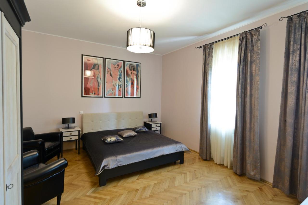 Pensiunea Elphin Targu Mures Exterior photo