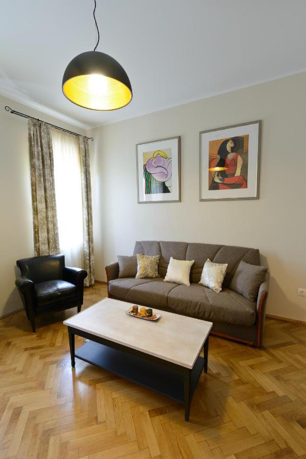 Pensiunea Elphin Targu Mures Exterior photo